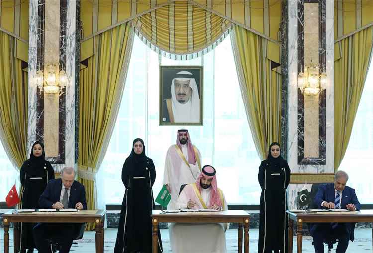 تحليل-السعودية تراهن على التحالفات الدفاعية لتجنب الانزلاق إلى الحرب
