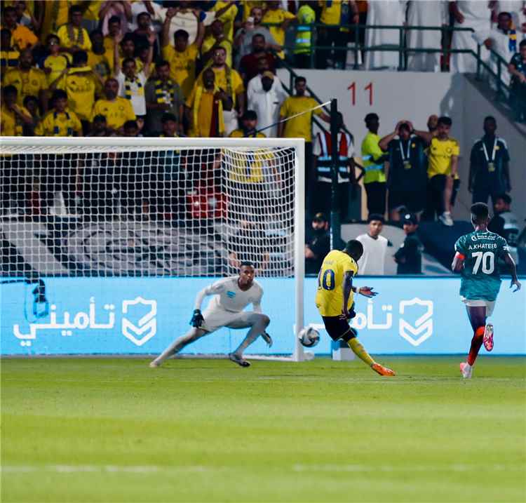 بعشرة لاعبين.. ماني يقود النصر لفوز درامي على مضيفه الاتفاق في دوري روشن السعودي