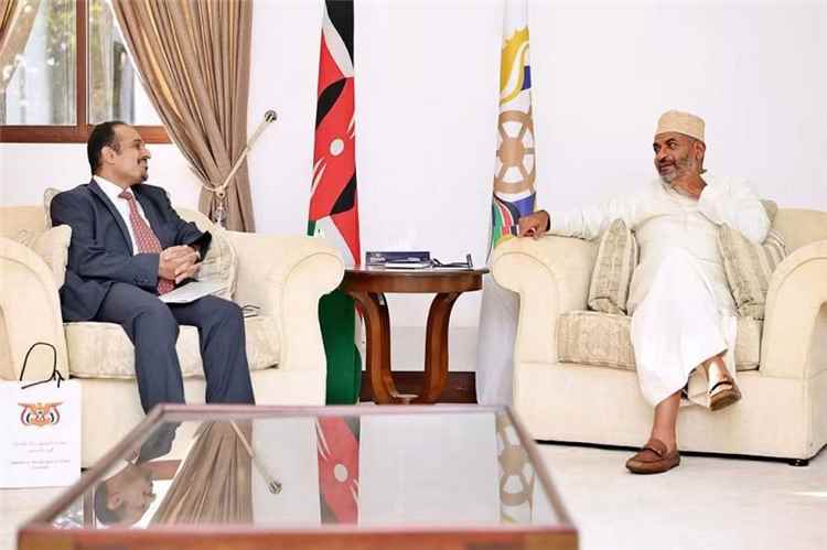 القائم بالأعمال بسفارة اليمن في نيروبي يبحث مع محافظ مقاطعة مومباسا تعزيز التعاون الثنائي