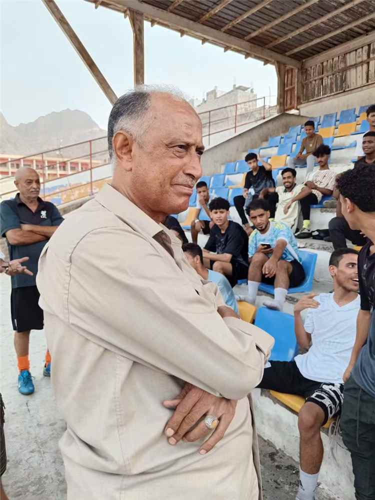 الهويدي يشيد بجهود إدارة شمسان في تجهيز بعثة الفريق الكروي الأول المتجهة إلى المكلا