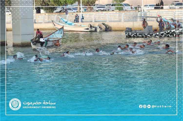 ضمن الفعاليات والبطولات الرياضية لمهرجان البلدة السياحي.. غدا خور المكلا يشهد بطولة البلدة للسباحة في المياه المفتوحة