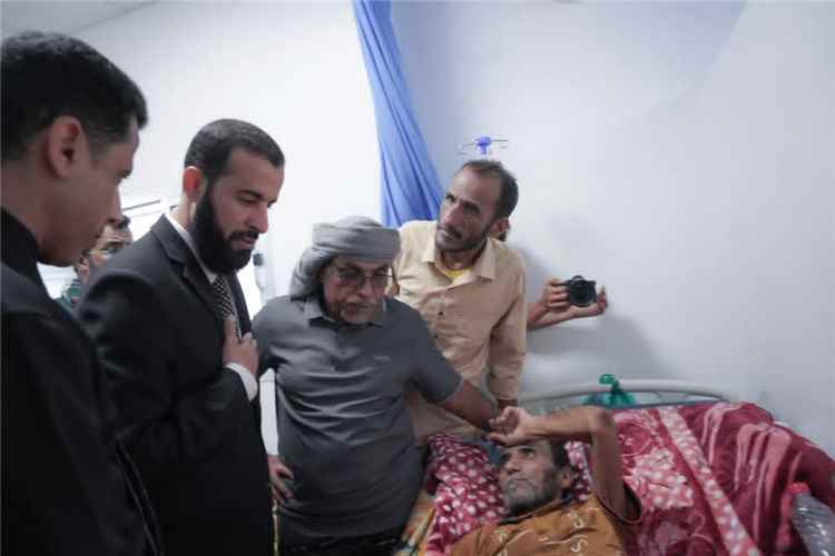 محافظ أبين يزور مستشفى رُصد العام ويطلع على احتياجاته ويؤكد استمرار دعم المرافق الصحية