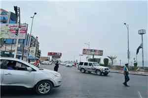 السلطات الأمنية تزيل صور عيدروس من شوارع الشيخ عثمان والمنصورة بعدن