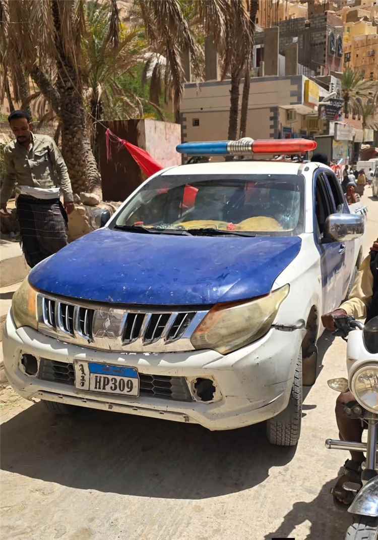أمن دوعن يمهل بائعي القات 24 ساعة لمنع بيع القات في الأسواق العامة