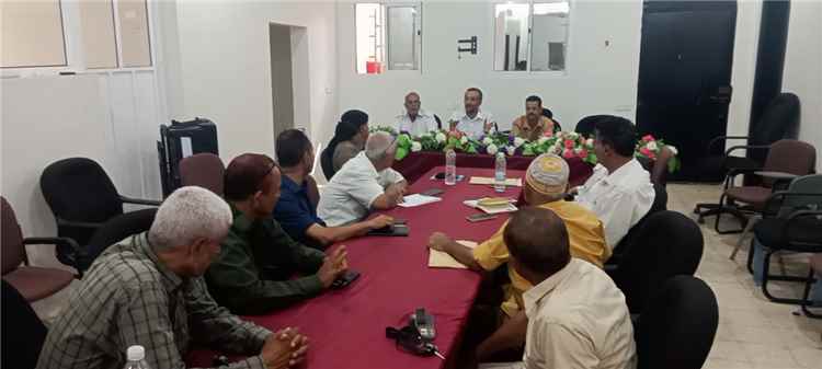 لجنة حصر الإيرادات بالضالع تعقد إجتماعاً موسعاً لتفعيل الشفافية المالية
