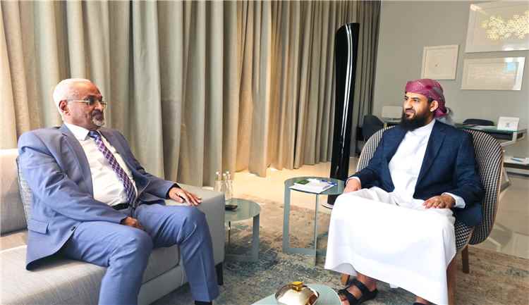 المحرّمي يلتقي وزير الإدارة المحلية ويؤكد دعم تمكين السلطات المحلية وتعزيز الحوكمة اللامركزية