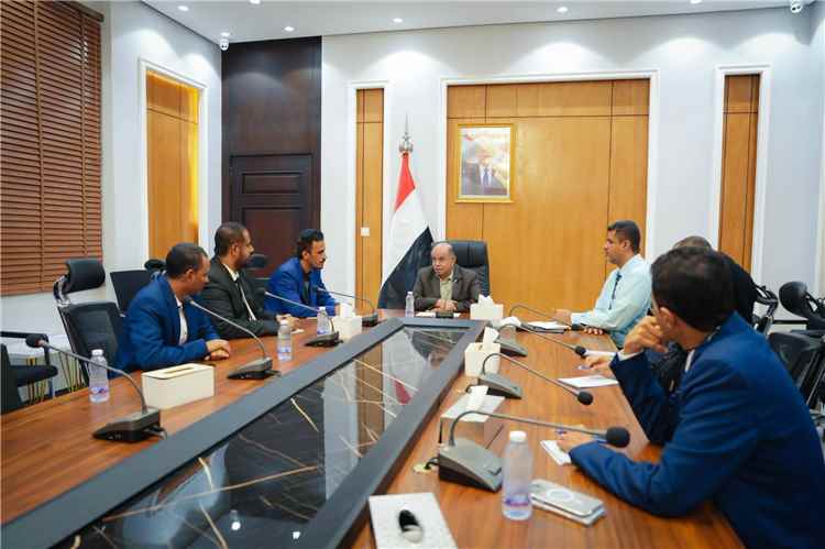 عضو مجلس القيادة محافظ حضرموت يجتمع بوكلاء المحافظة المعينين ويشدد على تكثيف الجهود لتعزيز الخدمات