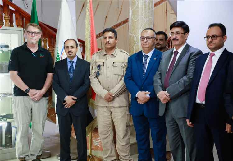 مأرب ... وزير الإعلام يطّلع على إنجازات «مسام» ويجدد دعم الحكومة لجهود نزع الألغام