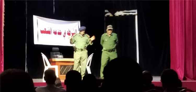 مسرحية للخلف دور" تعيد وهج المسرح العدني.. عرض مرتقب يجمع رواد الفن والمواهب الشابة