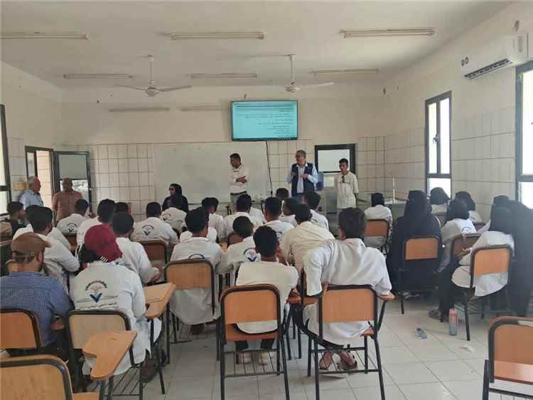 زيارة تفقدية  لوفد من منظمة الفاو إلى المعهد التقني البيطري الزراعي _ القطن
