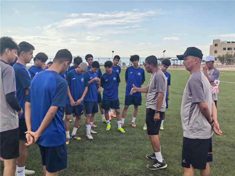 منتخب الناشئين يضع اللمسات الأخيرة لمواجهة الإمارات في نصف نهائي غرب آسيا