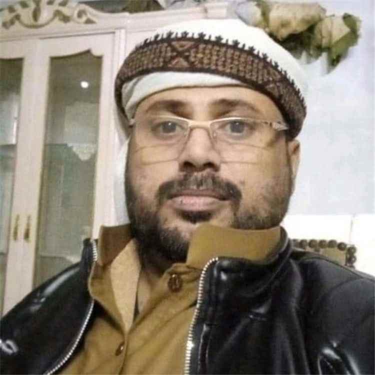 مدير صندوق النظافة بأحور عوض لبيض يهنئ وائل الزري بتكليفه مديراً عاماً لصندوق النظافة والتحسين بأبين