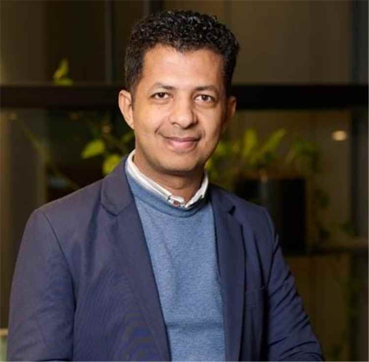 موظف أممي سابق: حماية المدنيين في تعز وضمان وصول مياه الشرب إليهم التزام إنساني وقانوني