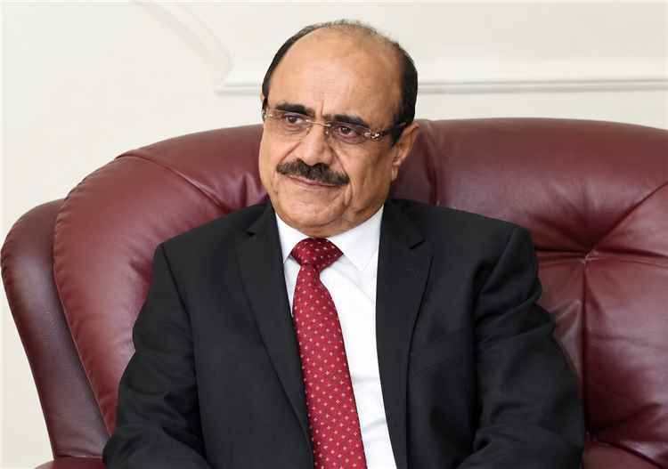 العمراني يوضح الفئات التي تقاتل مع الحوثيين وينفي أن تكون الحرب صراعًا مذهبيًا أو مناطقيًا