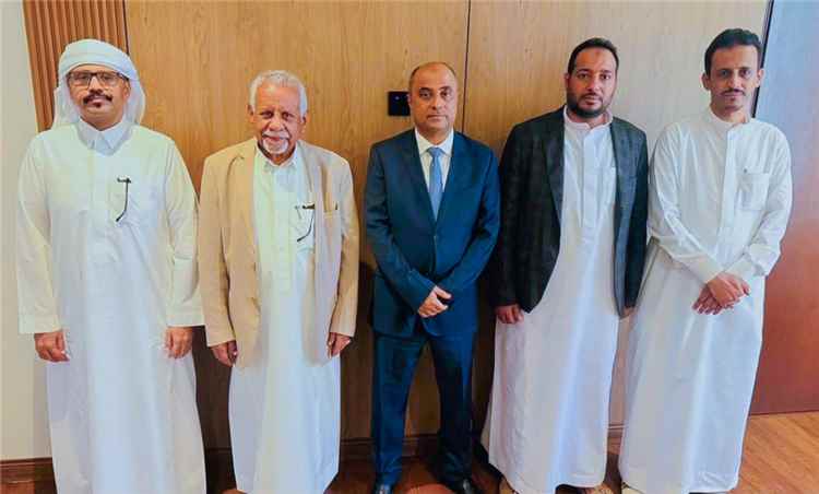 لقاء تشاوري بالرياض يجمع السفير بن بريك بعدد من قيادات حضرموت