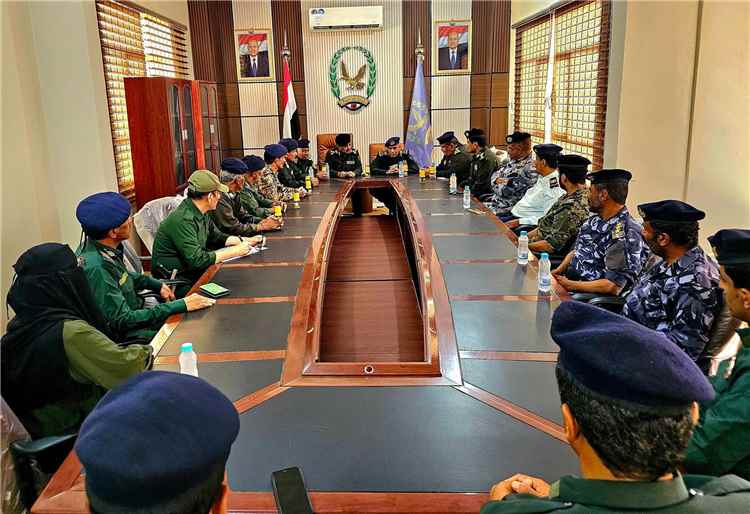 وكيل وزارة الداخلية يشيد بالتطور المؤسسي والتقني للأجهزة الأمنية بشبوة وكفاءاتها المهنية