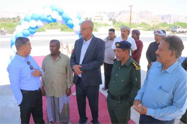 مدير عام سيئون يفتتح محطة سيئون جولد النموذجية لغاز السيارات بمدينة سيئون