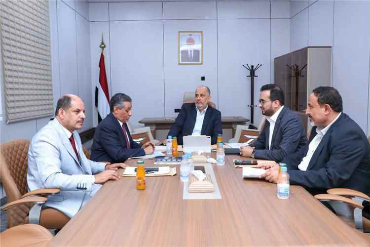 وزير التعليم العالي يبحث مع وزيري المالية والخدمة المدنية تسويات الأكاديميين ومرتبات النازحين بالجامعات الحكومية