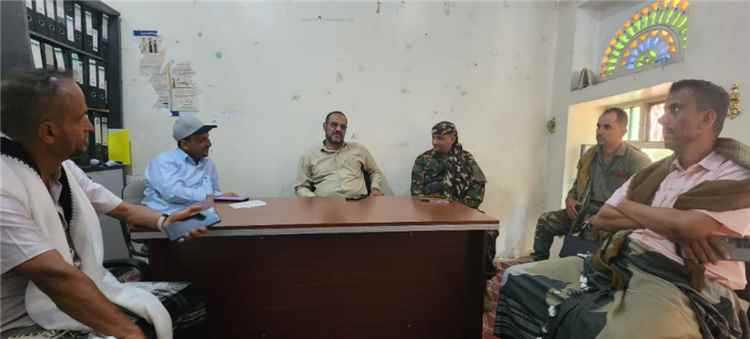 مدير عام شرطة الضالع" يشدد على تأمين الطرقات ومحاسبة الخارجين عن القانون