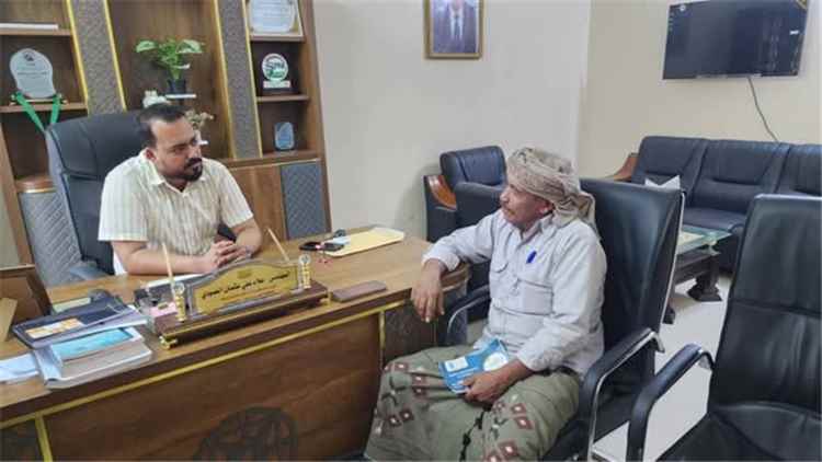 العمودي يناقش أوضاع الرياضة بمديرية غيل بن يمين وترتيبات إدارية لنادي "نهضة الريدة"