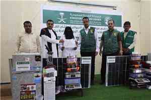 السقطري يدشن توزيع منحة أدوات المهنة  لـ 75 مستفيدة من دورة صناعة مشتقات الألبان بمحافظة أرخبيل سقطرى