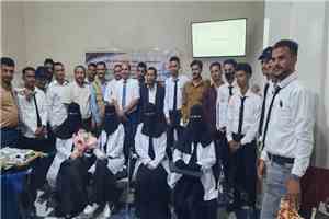 جامعة خليج عدن الدولية تناقش مشروع تخرج الدفعة الخامسة بقسم المختبرات الطبية
