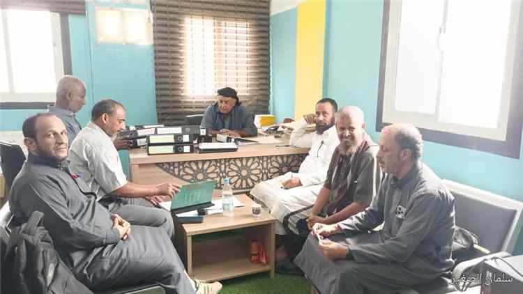 عضو فريق التوجيه التربوي بتبن يتفقد سير العملية التعليمية في مدارس طيبة الأهلية