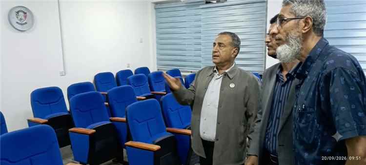 رئيس جامعة عدن يتفقد أعمال إعادة تأهيل مركز الدراسات البيئية والمناخية