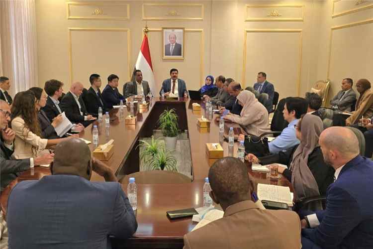 اللجنة الوطنية تستعرض مع السفراء والدبلوماسيين لدى اليمن تقريرها الرابع عشر وواقع انتهاكات حقوق الإنسان