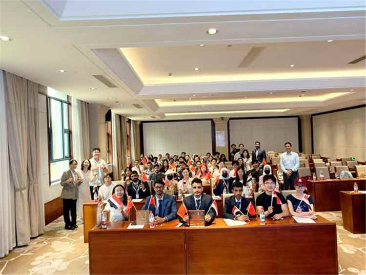 وفد الاتحاد العام لطلاب جامعة عدن يزور جامعة تشجيانغ للدراسات الدولية 🇾🇪🇨🇳