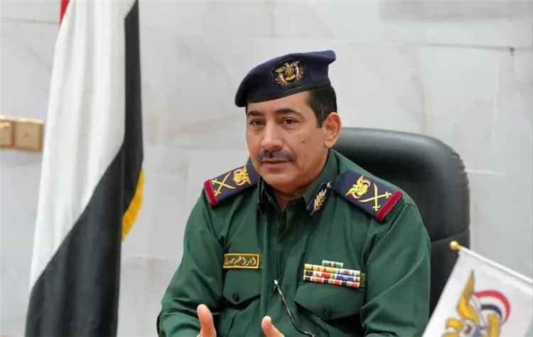 وزير الداخلية يعزي العميد أبوبكر جبر في وفاة والده