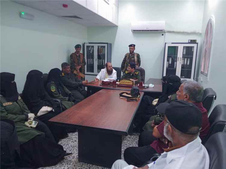مدير أمن أبين يزور مستشفى الرازي ويتفقد منتسبات الأمن النسائي في المستشفى
