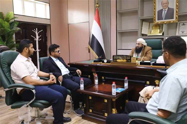 وزير الاوقاف يناقش ترتيبات اقامة مسابقة القران الكريم لذوي الاحتياجات الخاصة
