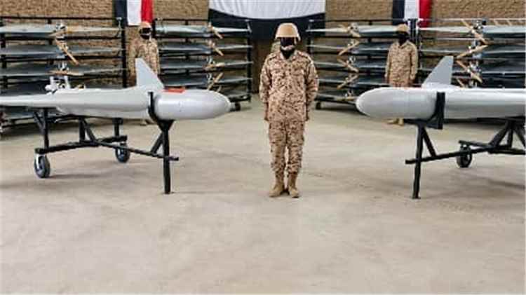 ضربة جديدة في صنعاء.. مسيّرات تستهدف دار الرئاسة والنهدين والحوثي يفرض استنفارًا واسعًا