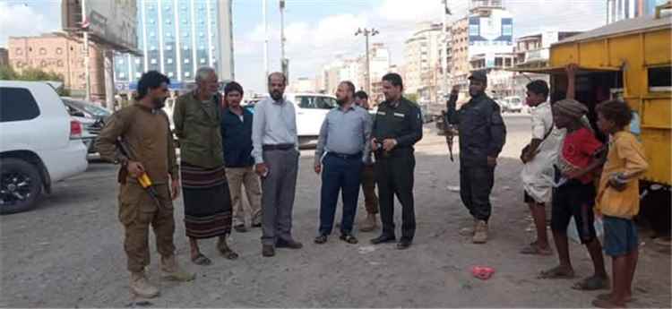 مدير عام المنصورة يتفقد طريق الشهيد أبو اليمامة ويبحث ترتيبات ربطه بشارع التسعين