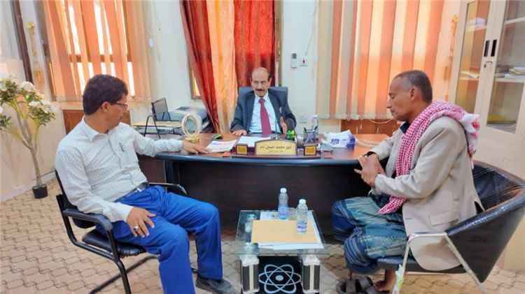 الدغاري يناقش دور البنك المركزي في إدارة وتنظيم العمليات النقدية والمصرفية بشبوة