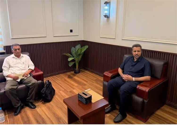 محافظ لحج يناقش مع مدير عام مديرية يهر الأوضاع العامة والاحتياجات التنموية والخدمية بالمديرية