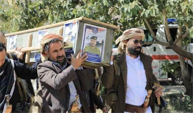 الحوثيون يعلنون تشييع 59 من عناصرهم بينهم 25 عسكريًا