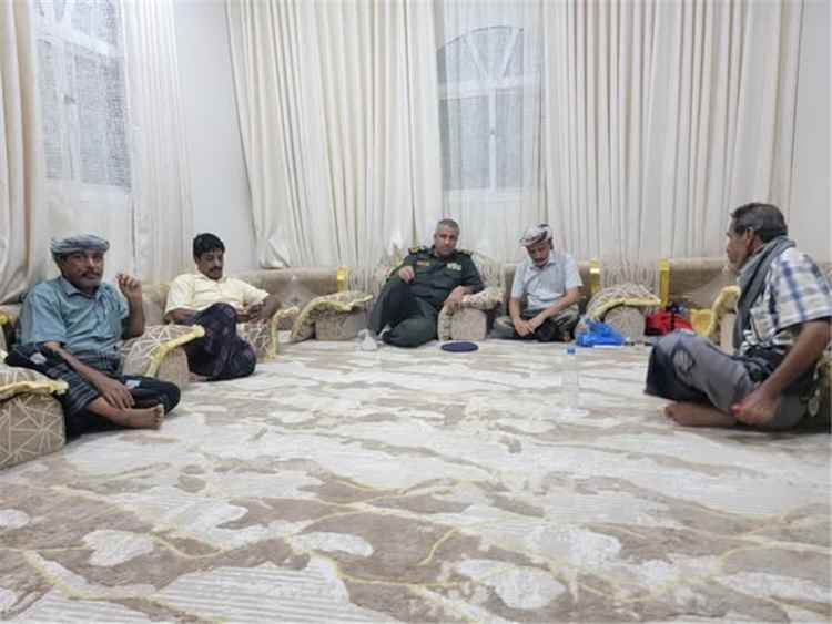 العميد الجابري يتفقد موقع حادثة ضربة جوية بطيران مسيّر في مديرية بروم ويطّلع على الإجراءات الأمنية