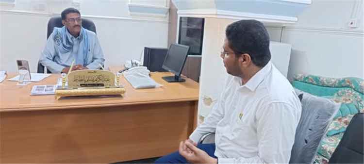 مدير عام تريم يلتقي المدير التنفيذي لمؤسسة مواهب ويُكرَّم تقديرًا لجهوده في دعم الموهوبين