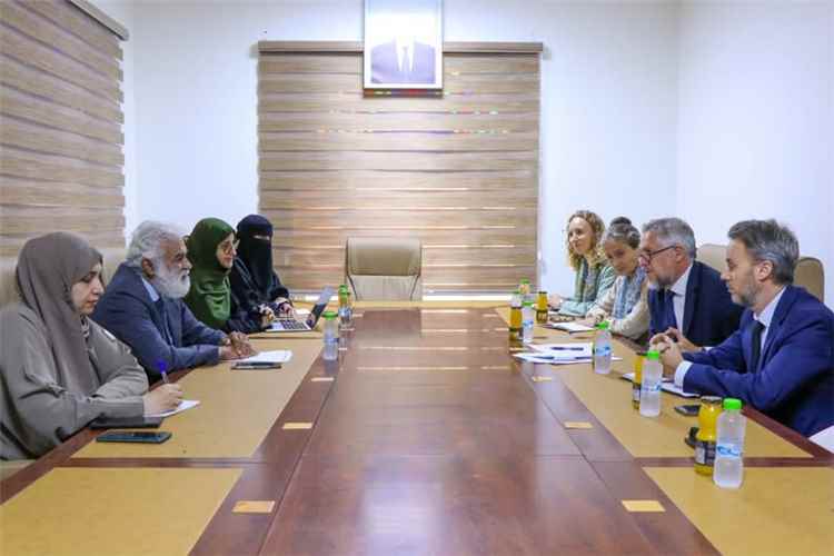 وزير التخطيط يبحث مع سفير الاتحاد الاوروبي وسفيرة هولندا دعم جهود التنمية في اليمن