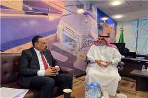 وزير الأشغال يبحث مع البرنامج السعودي تعزيز التعاون في قطاع الطرق والبنية التحتية
