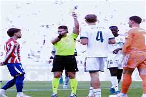 هل استفاد أتلتيكو وظُلم الريال أم لا؟... "أرشيفو فار" يحسم الجدل ويتحدث عن التحكيم في ديربي مدريد