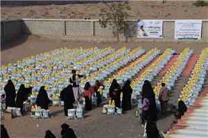 جمعية الحكمة تدشن مشروع إغاثة 1133 أسرة نازحة في عدن ولحج وأبين