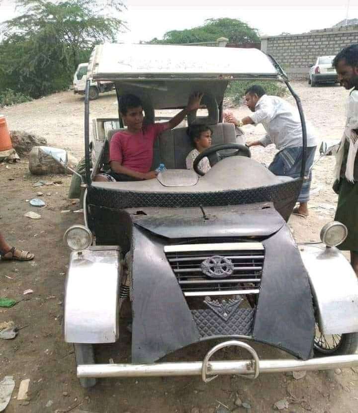 شاب من أبين ينجح في إبتكار تكتك صناعة محلية