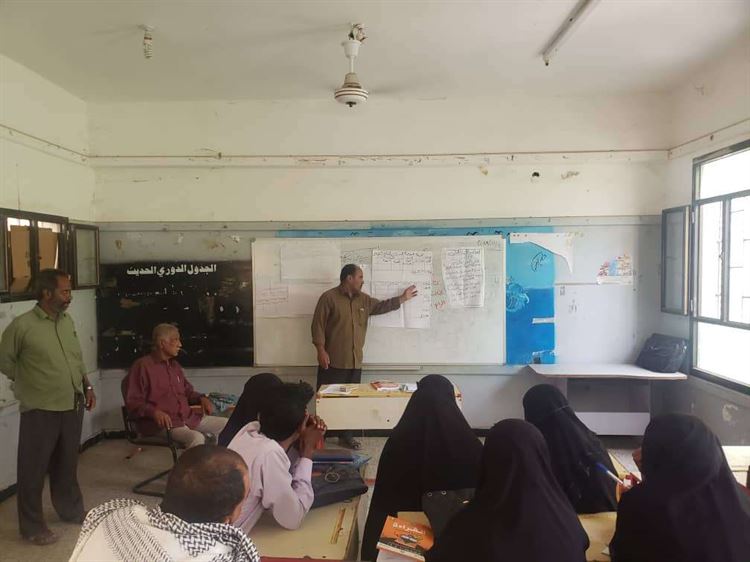 مدير تربية خنفر يفتتح ورشة عمل التطوير المهني الأول للتعليم التعويضي التكاملي لمدارس المديرية