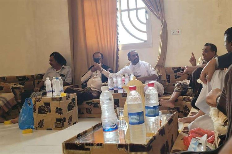 قائد محور الغيضة يزور قائد لواء ١٢٣ بعد عودته من رحلة علاجية