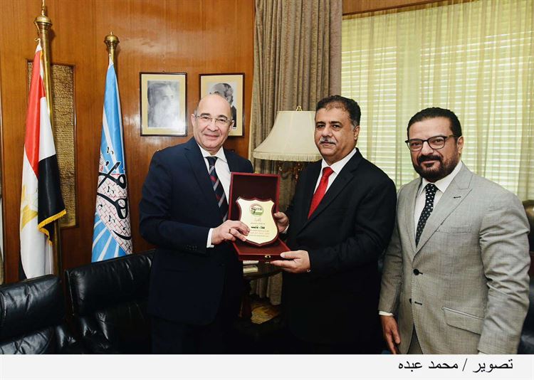 العيسي في لقاء مع الأهرام المصرية:كرة القدم رمز الوحدة الوطنية في اليمن .. رغم إختلاف السياسيين