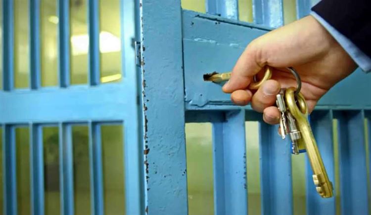 مصلحة التأهيل والإصلاح تفرج عن 20 نزيلاً من فروع المصلحة بالمحافظات المحررة