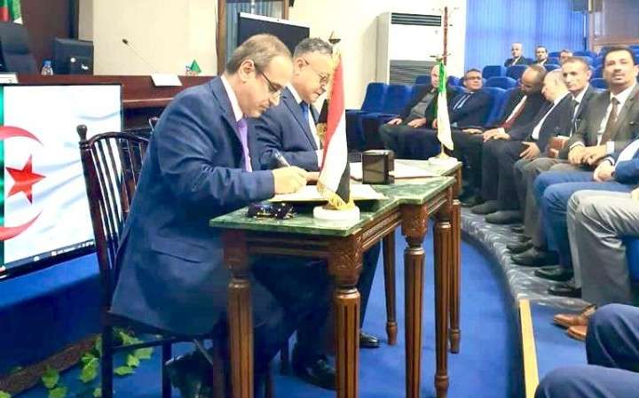 الوصابي يوقع تجديد البرنامج التنفيذي للتعاون في مجال التعليم العالي مع نظيرة الجزائري